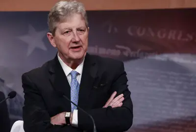 A senator reveals the jokes and jibes while dining and debating in the world’s greatest deliberative body