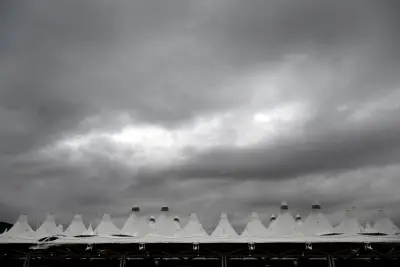 DIA flights grounded for thunderstorms, hundreds delayed